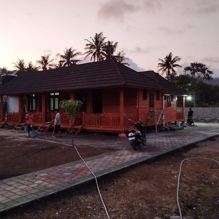 Mandalika Queen Hostel Kuta  Zewnętrze zdjęcie