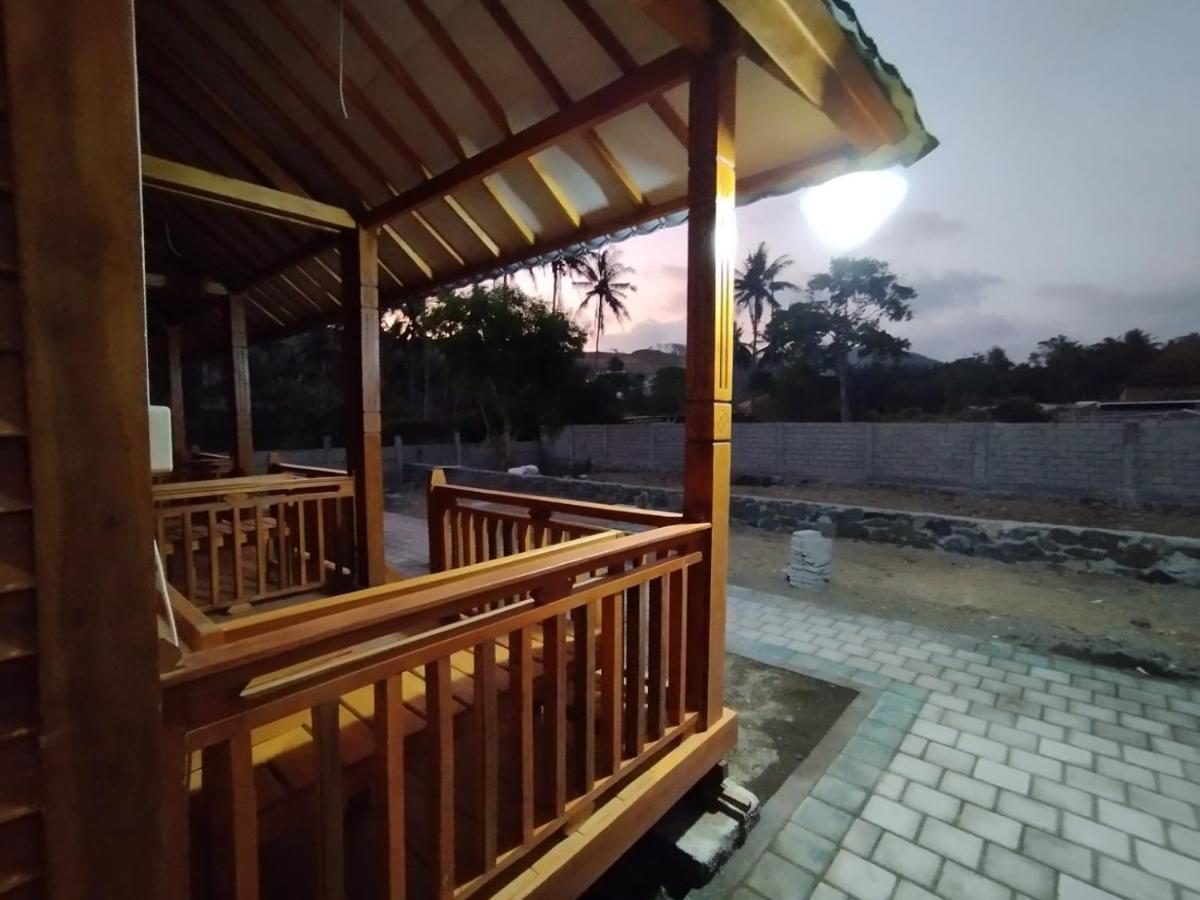 Mandalika Queen Hostel Kuta  Zewnętrze zdjęcie