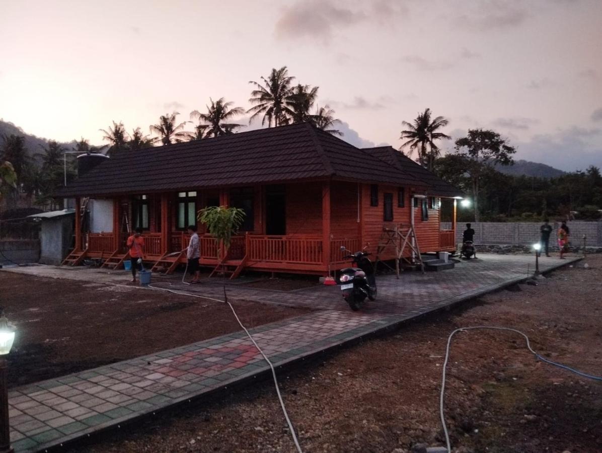 Mandalika Queen Hostel Kuta  Zewnętrze zdjęcie